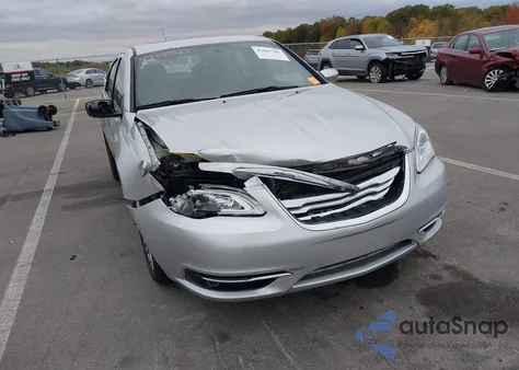 2011 Chrysler 200 Limited z USA, uszkodzony, nr VIN 1C3BC2FB8BN525449